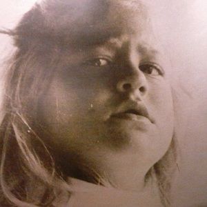 Meet your Posher, Mona